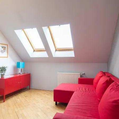 Roof Flat Near Center *